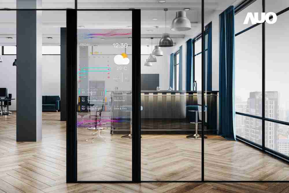 CG电子致力于研发低能耗之绿色产品，，，，如低能耗发光组件Micro LED显示技术，，，具高透明、、、可无限拼接的特性，，，可依需求调整并延伸应用于不同场域，，，包括汽车侧窗或家庭玄关、、、智慧橱窗、、商业展示等